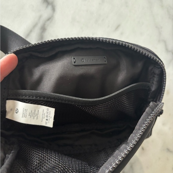 Lululemon Everywhere Belt Bag - Picture 3 of 5
